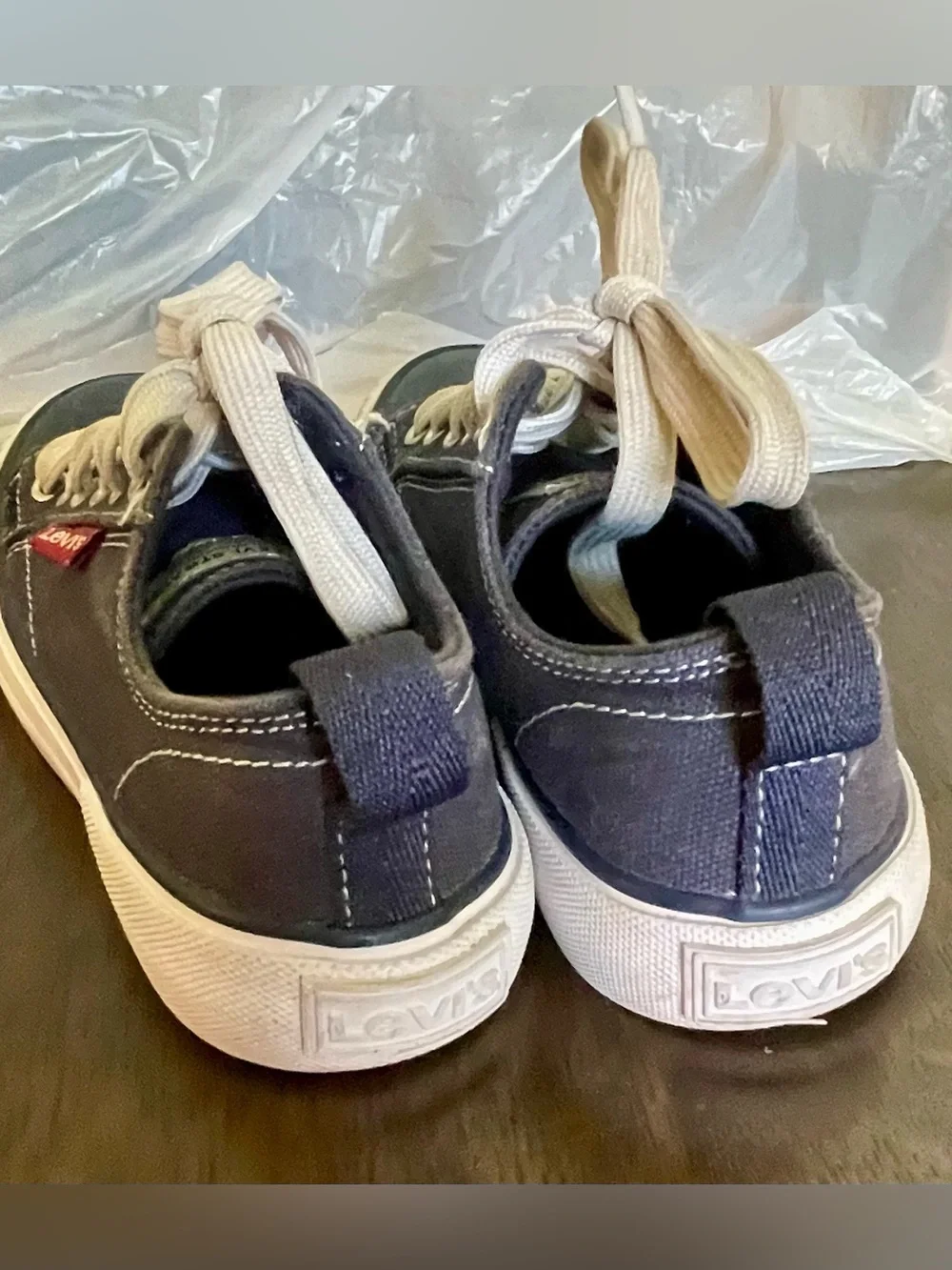 Levis excellent pre